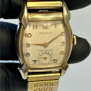 1950’s Benrus DN2A Mechanical 17-J Cal. ETA1281 Gold-Tone 28mm Vintage Watch